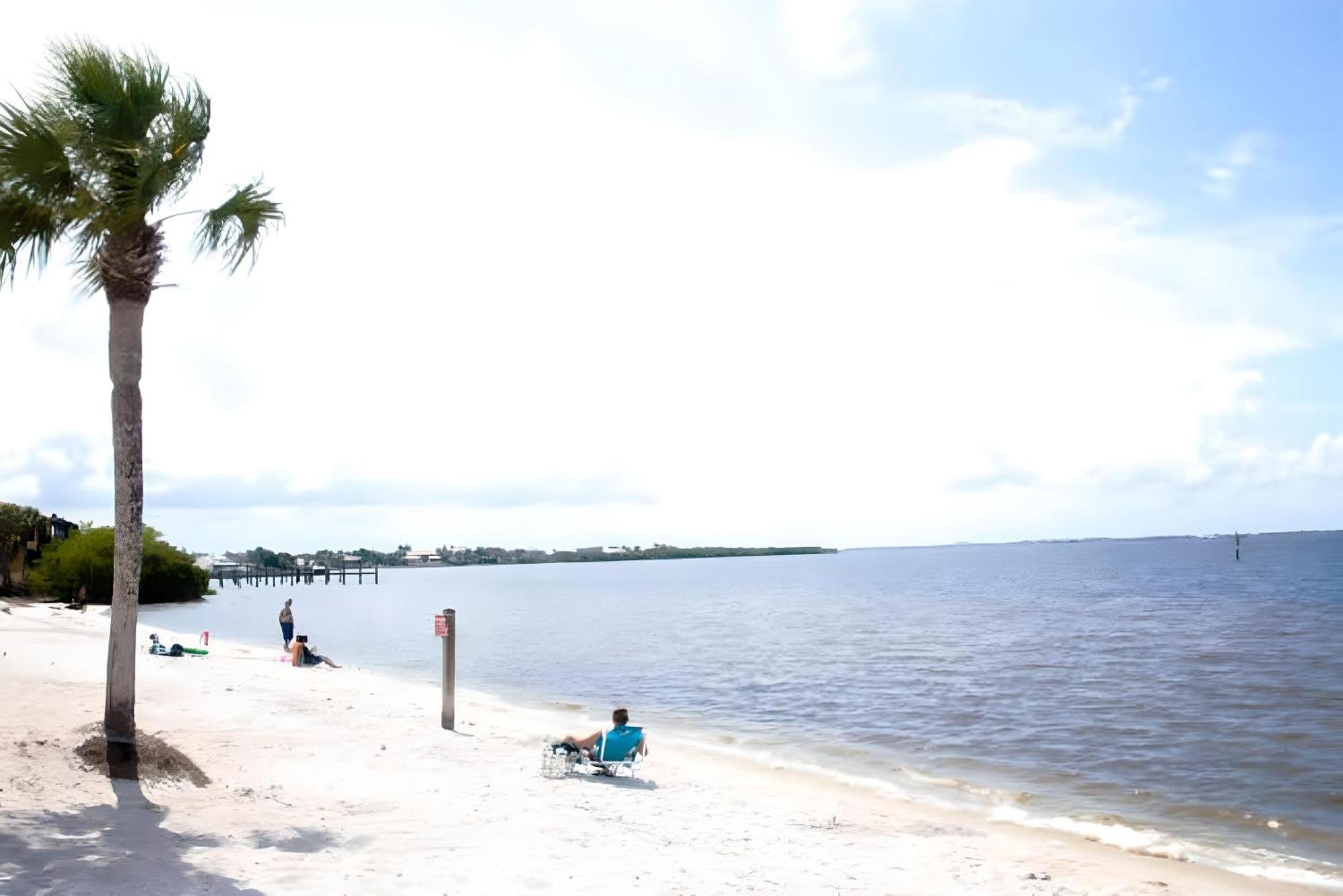 House With A Boatyour Private Waterfront Resort Port Charlotte Esterno foto