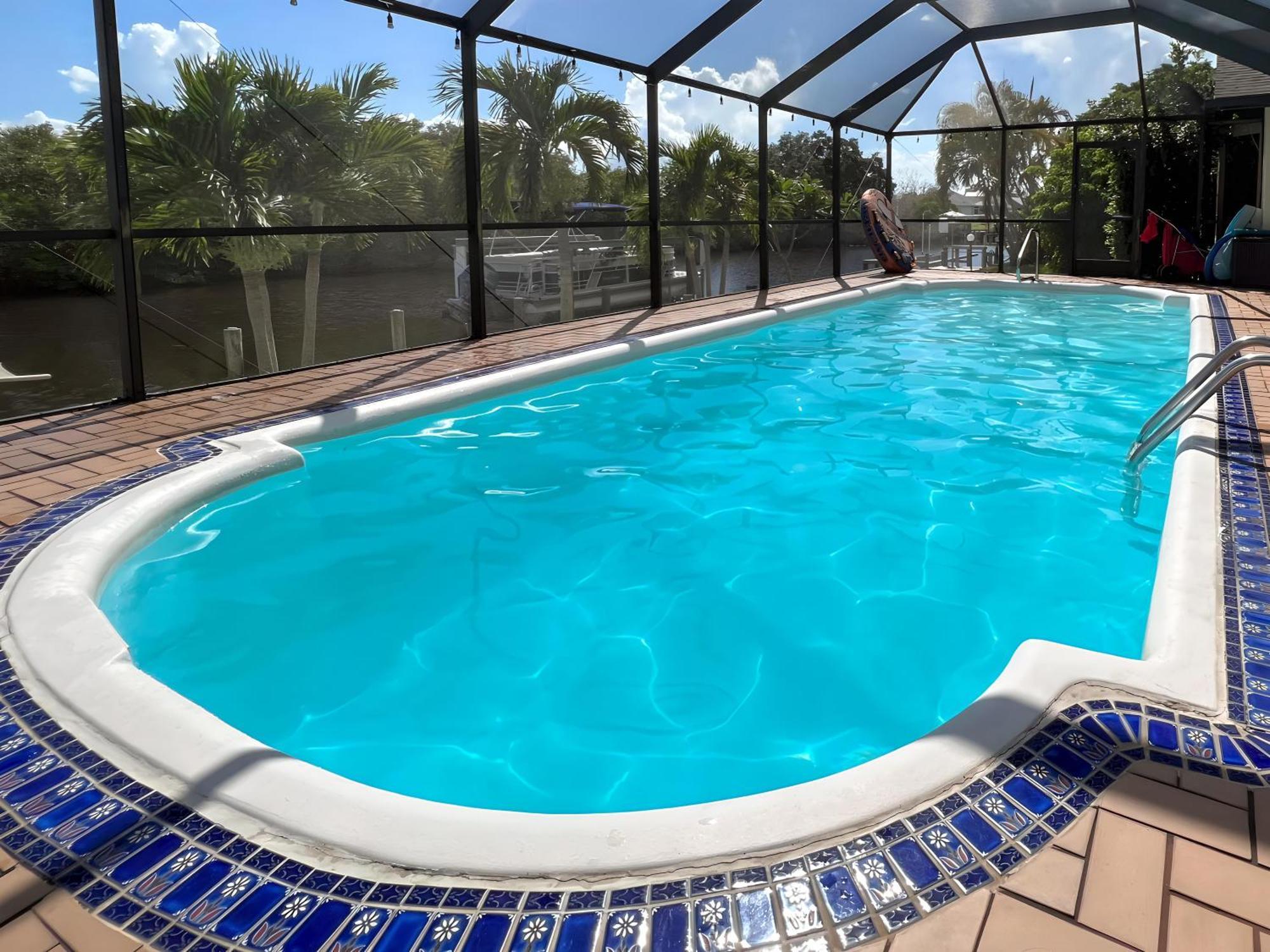 House With A Boatyour Private Waterfront Resort Port Charlotte Esterno foto